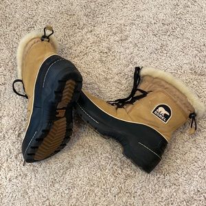 WOMEN'S SOREL TIVOLI BOOT Size 9